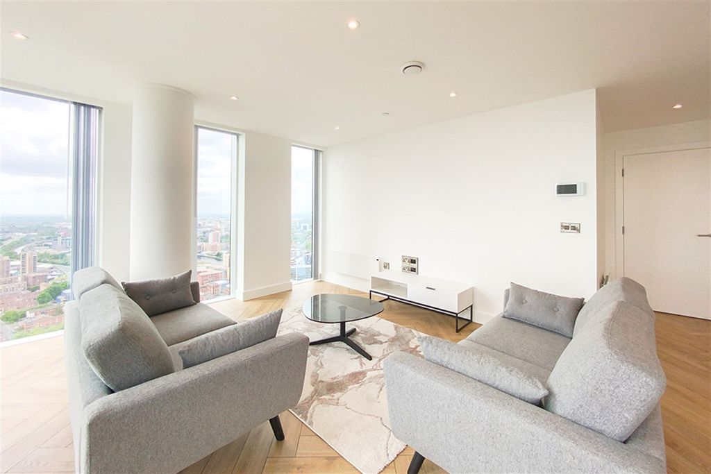 Property photo 2 of 18 (Main)