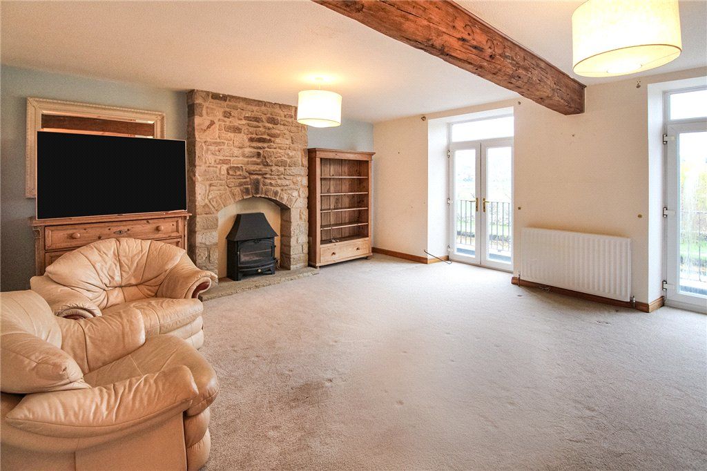 Property photo 3 of 14 Living Room