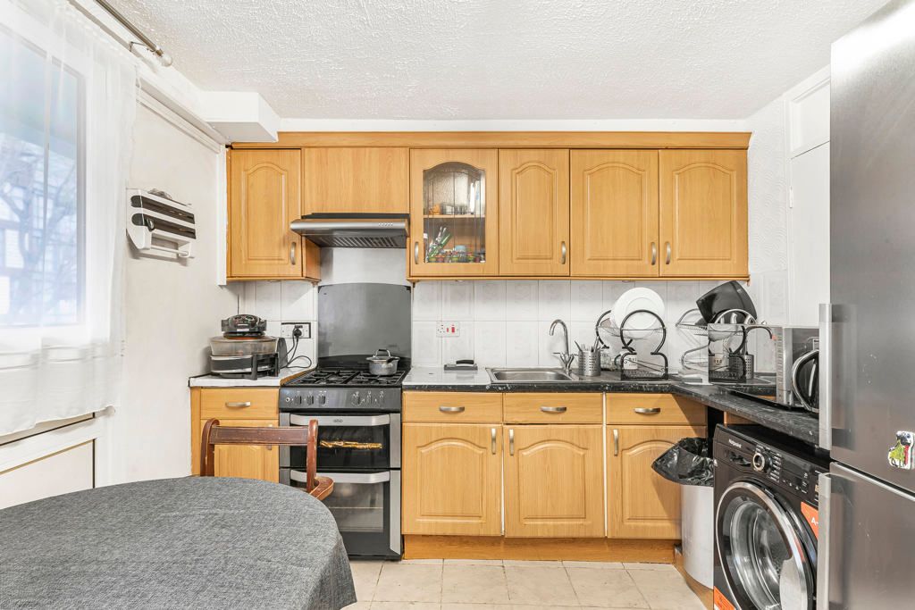 Property photo 3 of 16 Kitchen