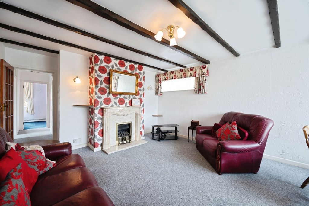 Property photo 2 of 17 Photo