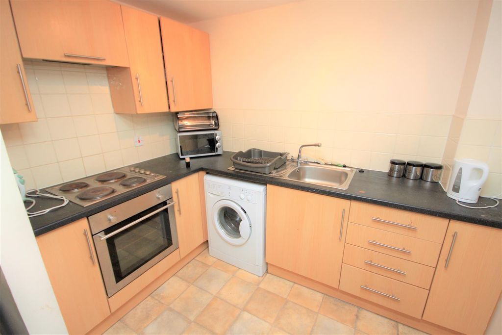 Property photo 2 of 8