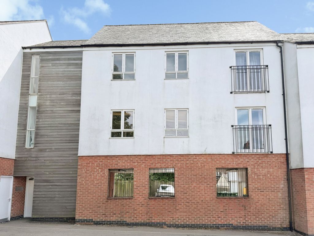 Property photo 1 of 11 Castle Point, Wood Street, Hinckley