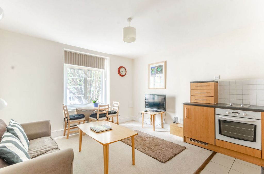 Property photo 3 of 5