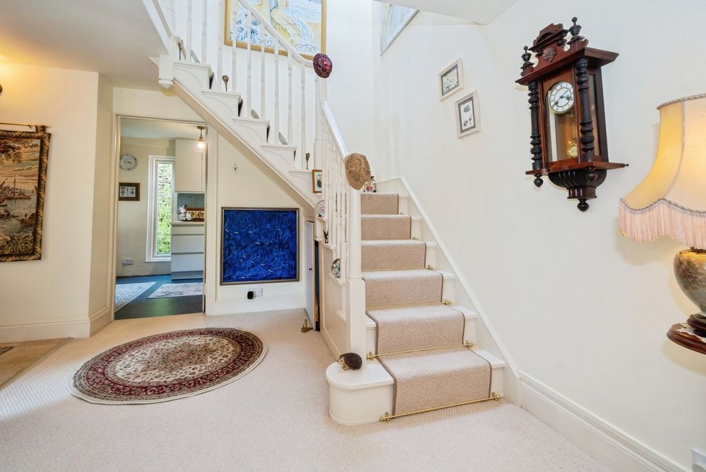 Property photo 3 of 27 Hallway