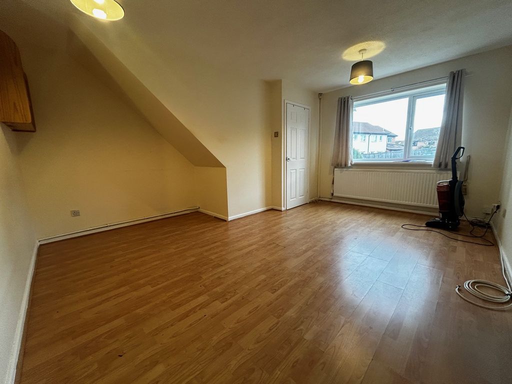 Property photo 2 of 13 Image