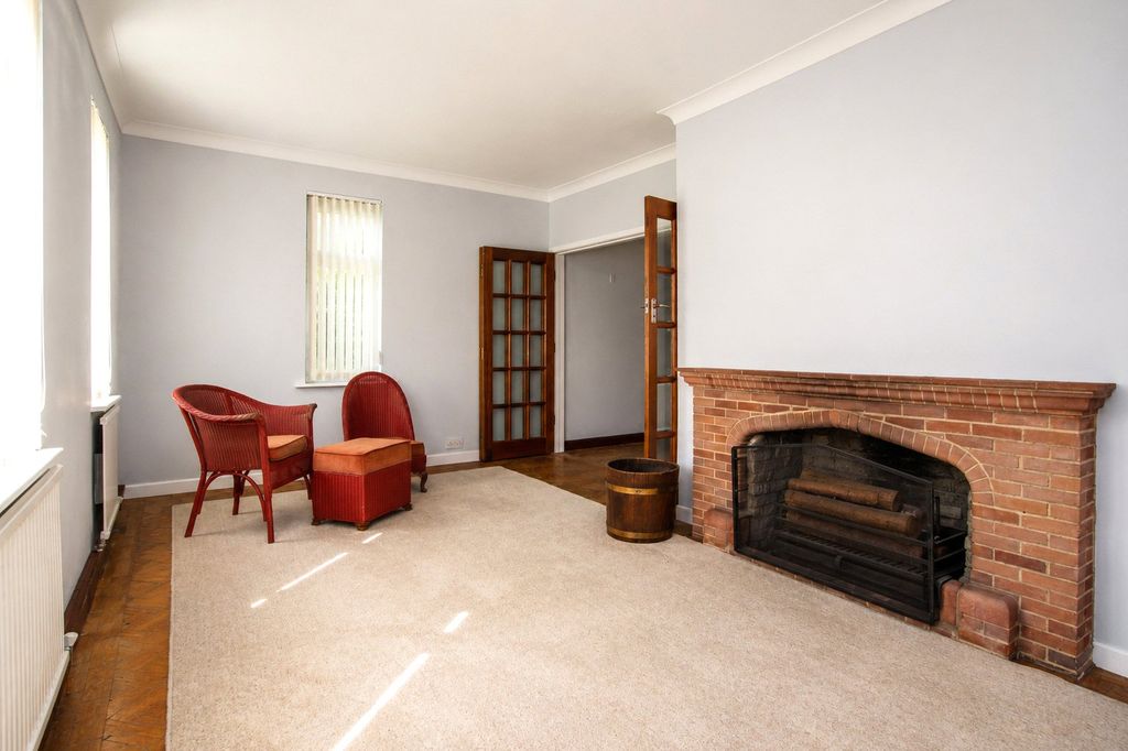 Property photo 3 of 27 Picture No. 02