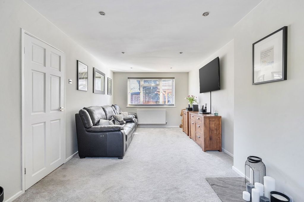 Property photo 3 of 24