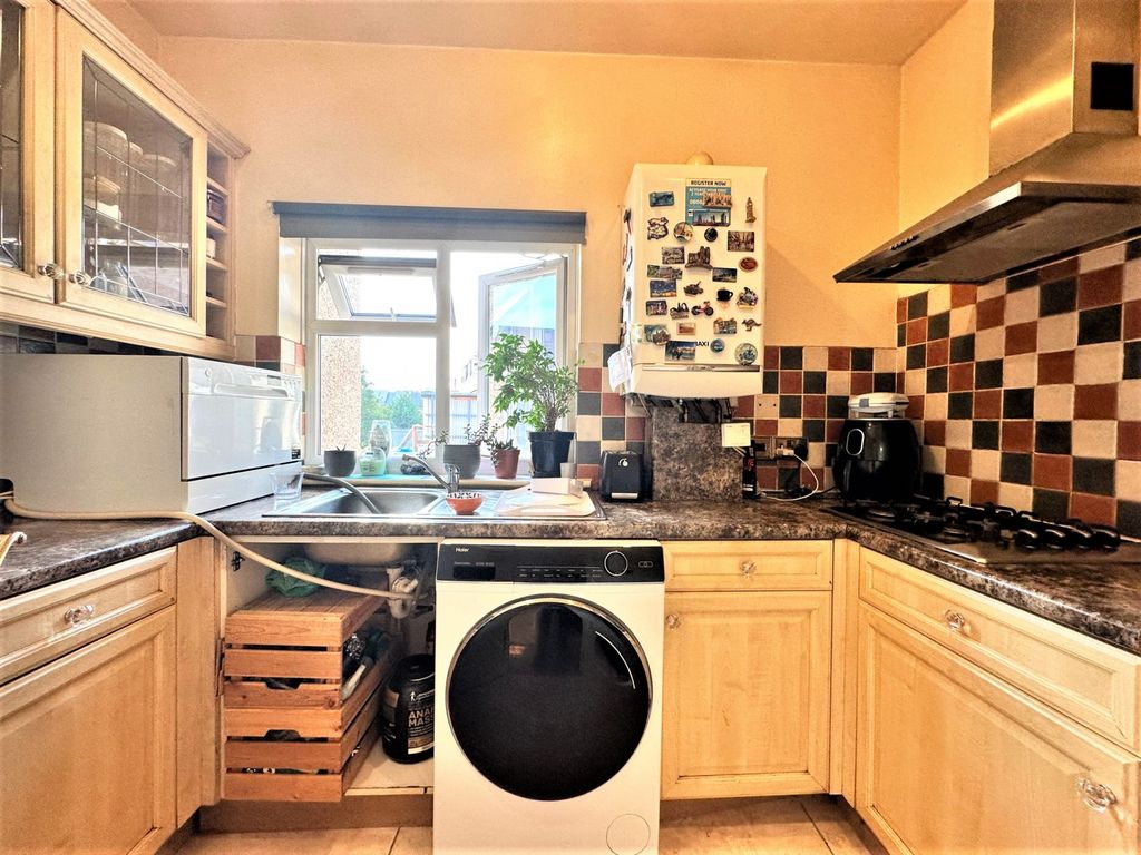 Property photo 2 of 5 Gallery