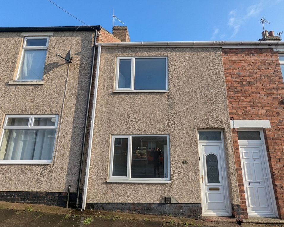 Property photo 1 of 12