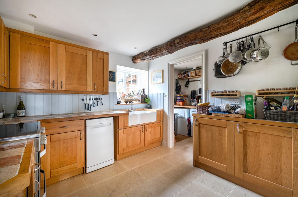 Property photo 3 of 12 1356647-33-68E642...