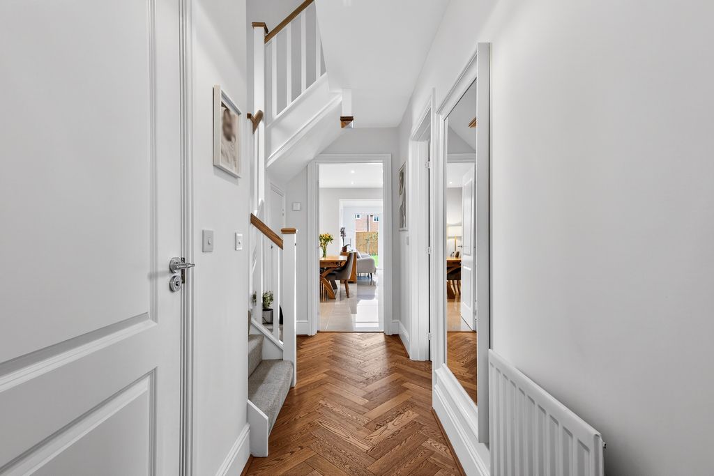 Property photo 2 of 23