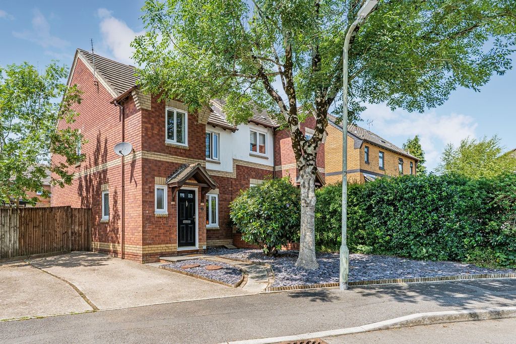 Property photo 1 of 28