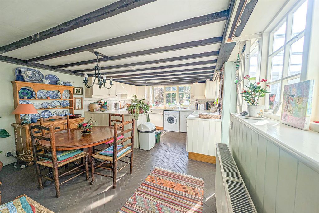 Property photo 2 of 19 Pxl_20260305_120726618 Kit.Jpg