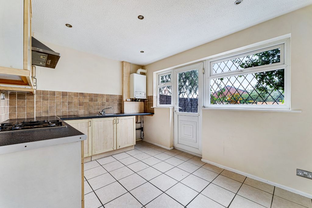 Property photo 2 of 22 4401663
