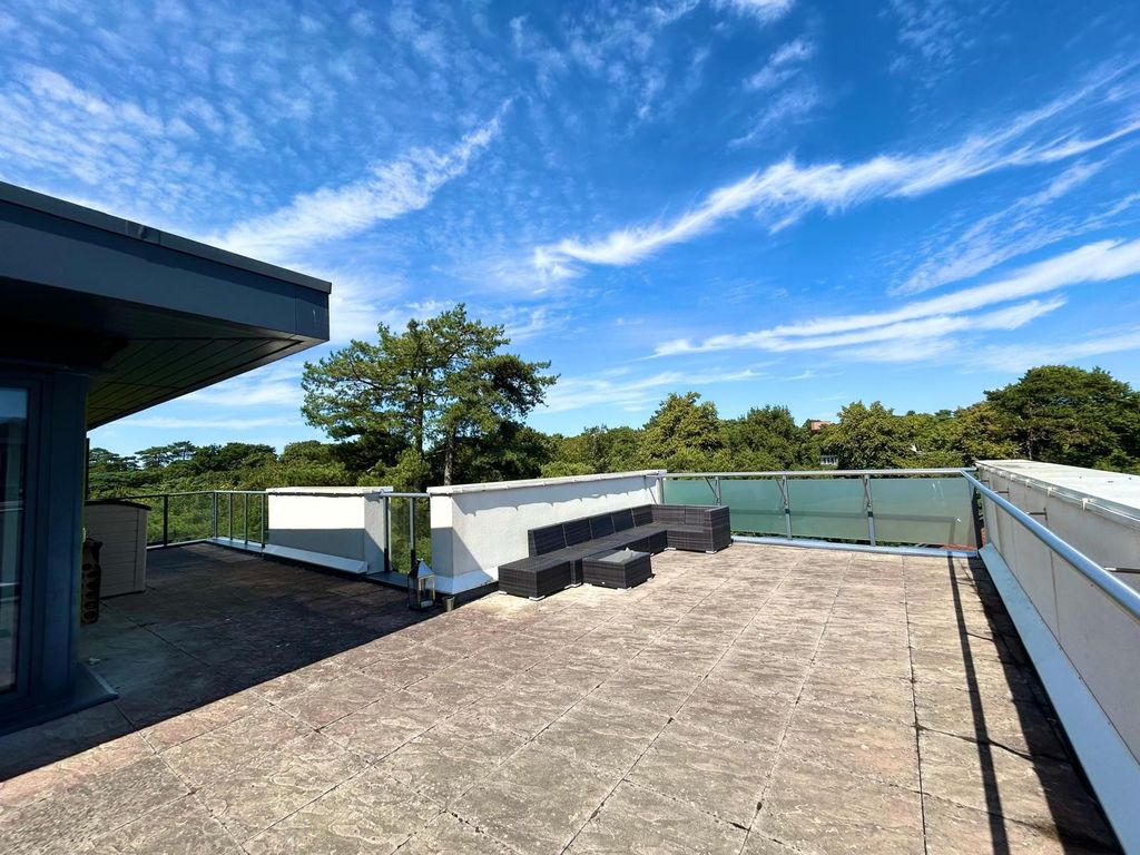 Property photo 2 of 16 Private Terrace