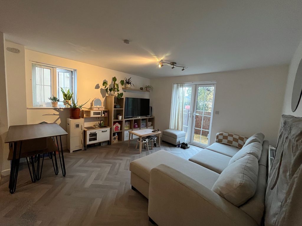 Property photo 2 of 11