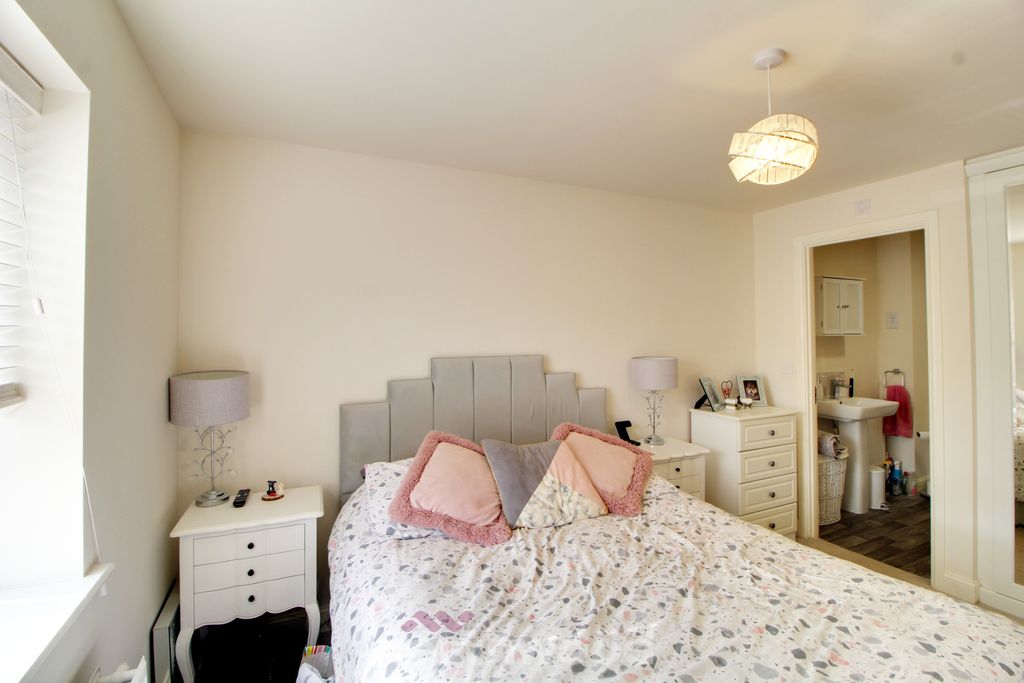 Property photo 3 of 26