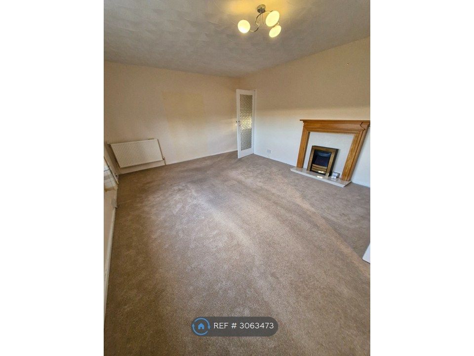 Property photo 2 of 15 Lounge