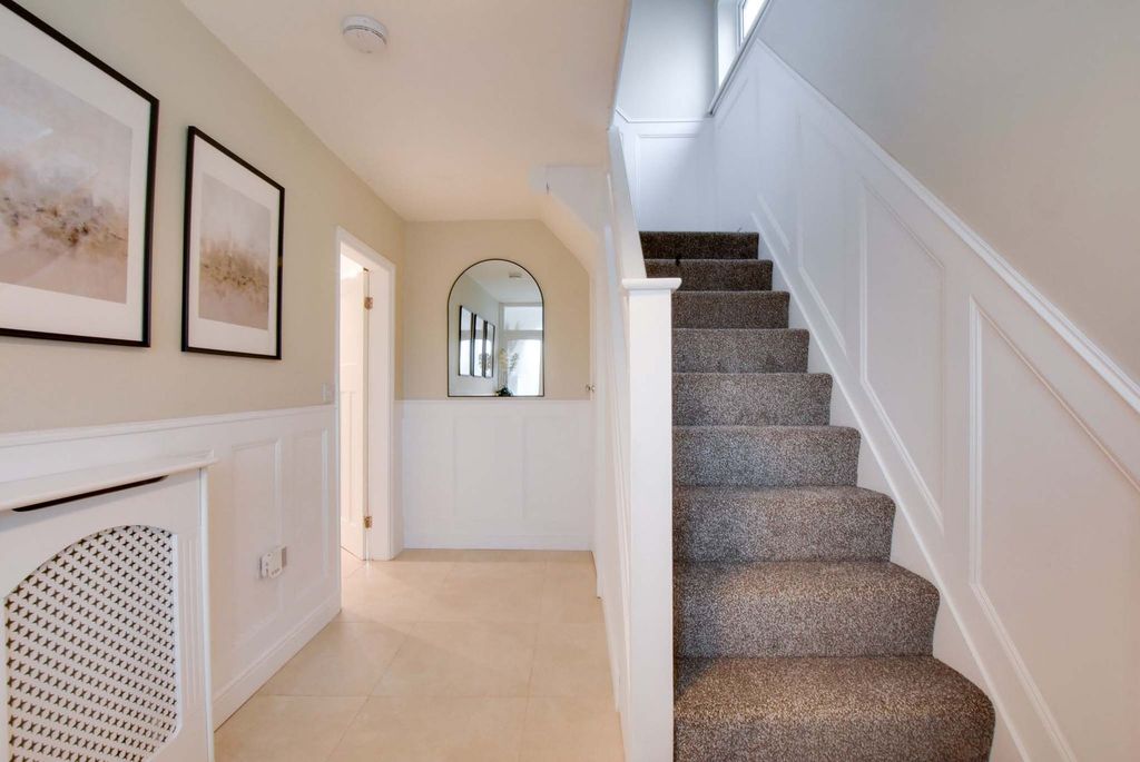 Property photo 2 of 23