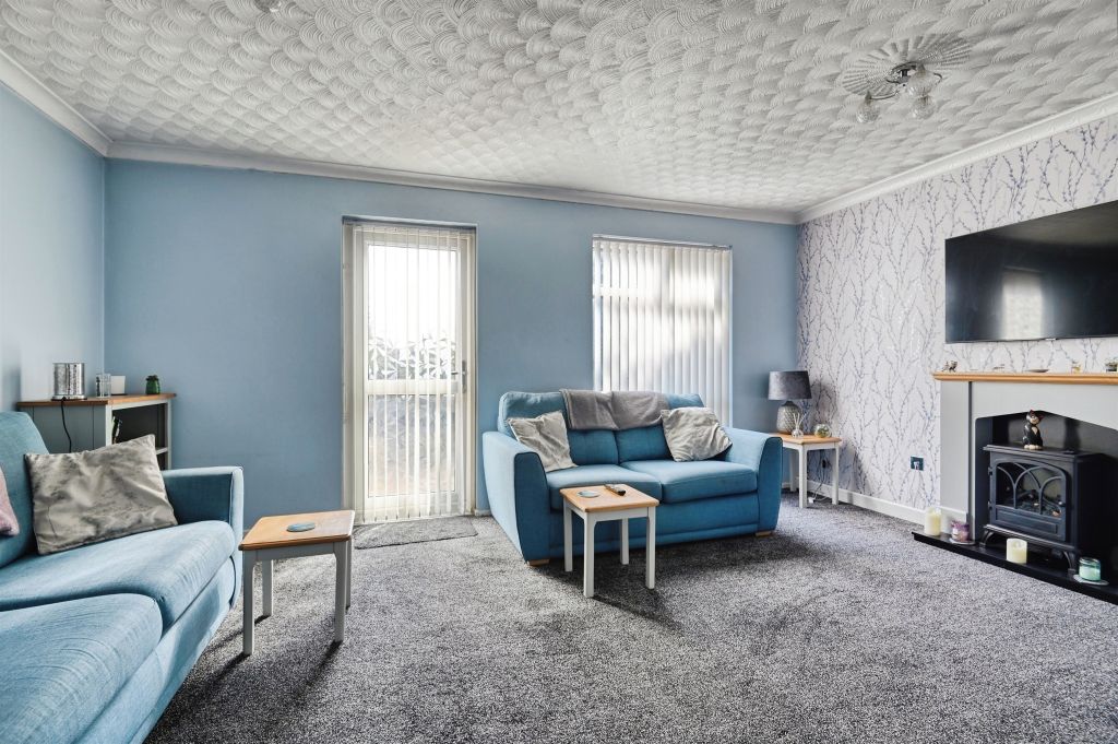 Property photo 2 of 21