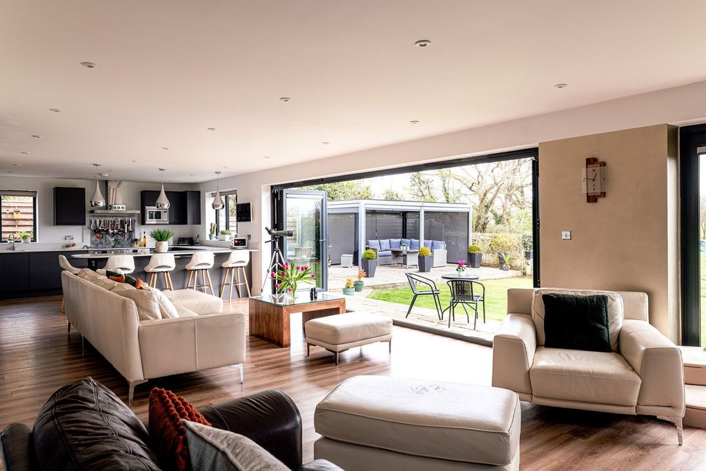 Property photo 3 of 30