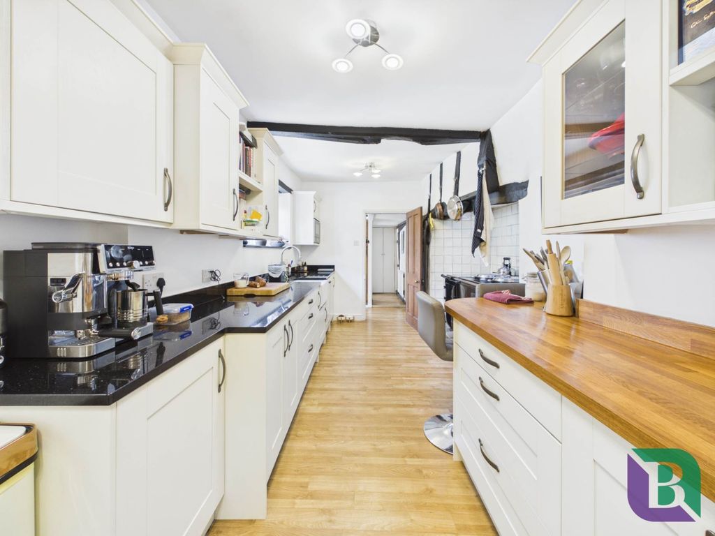 Property photo 2 of 27