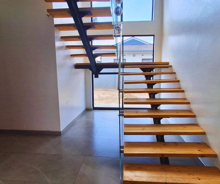 Property photo 1 of 2