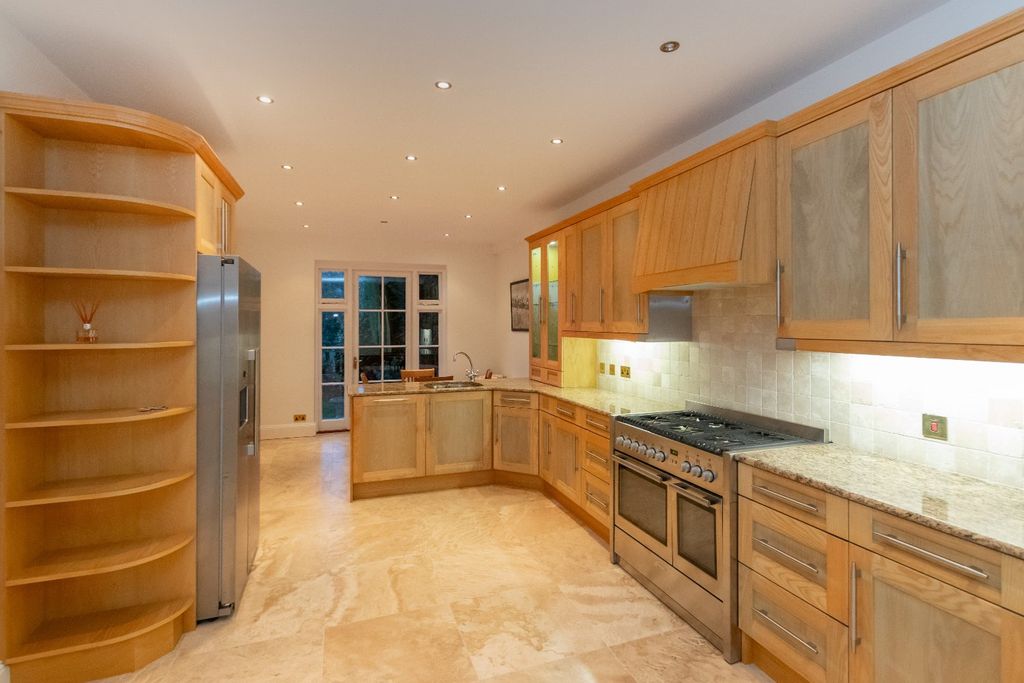 Additional image 50 of 7 bed detached house for saleL'hyvreuse, Cambridge Park, St. Peter Port, Guernsey GY1