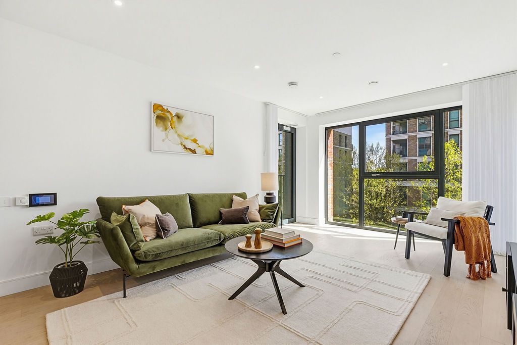 Property photo 1 of 21