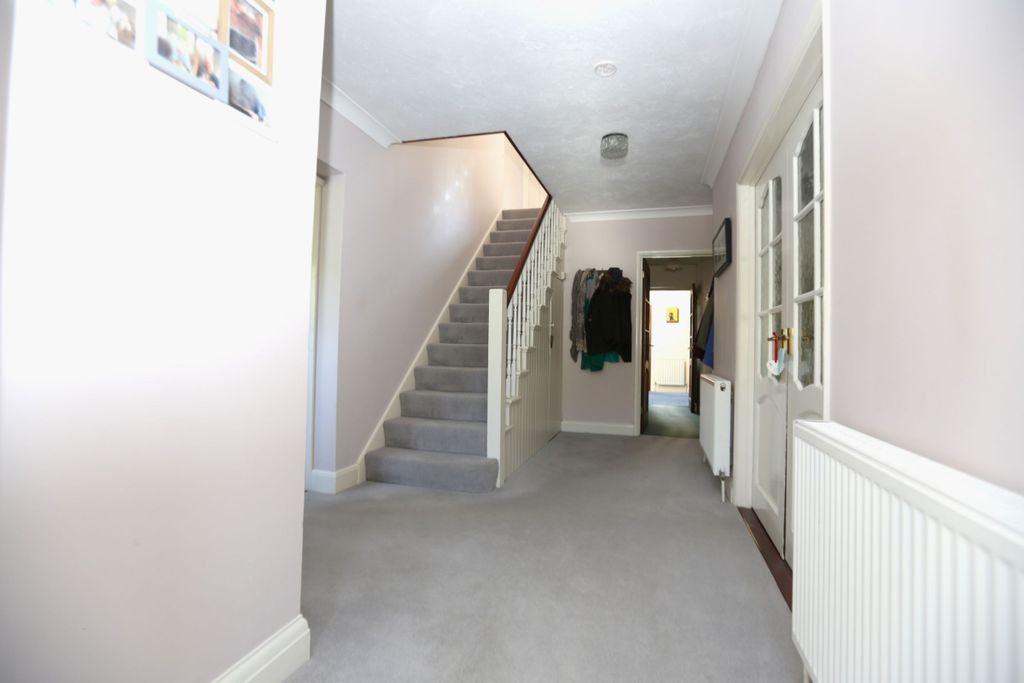 Property photo 2 of 32
