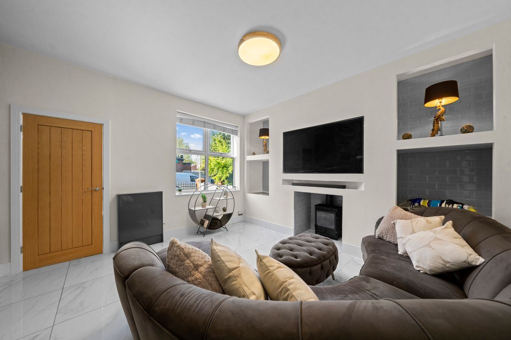 Property photo 2 of 23