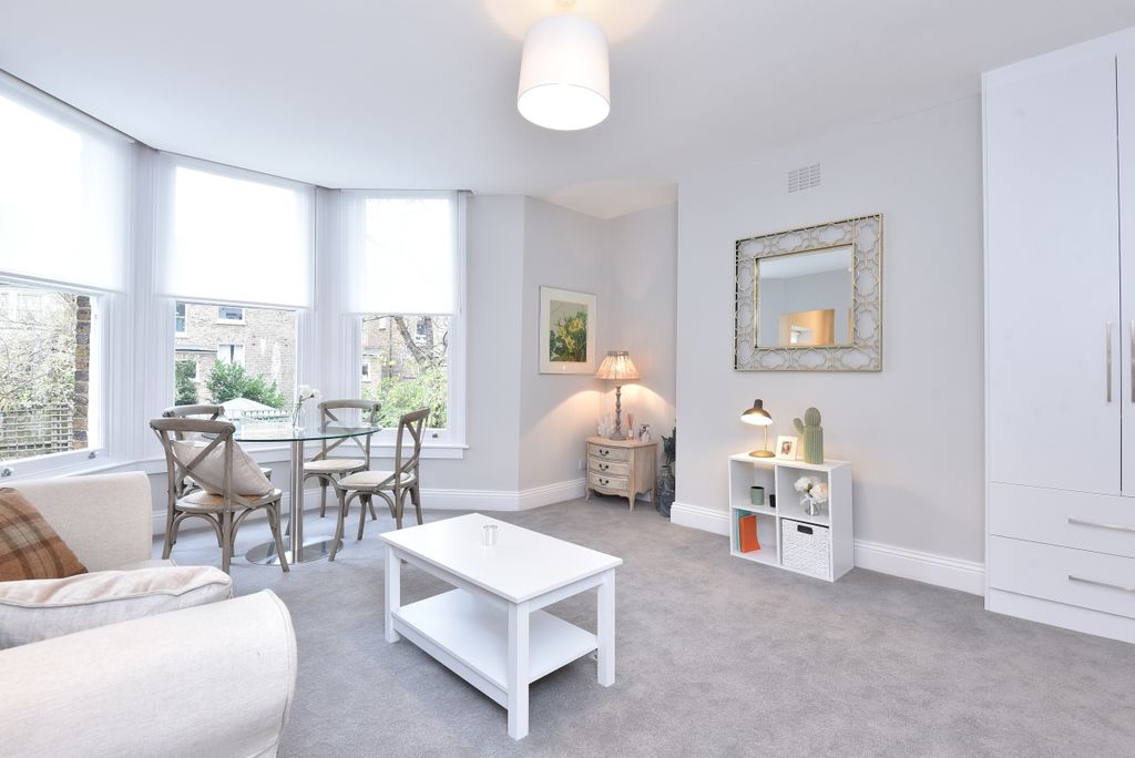 Property photo 2 of 13 404370 (2)