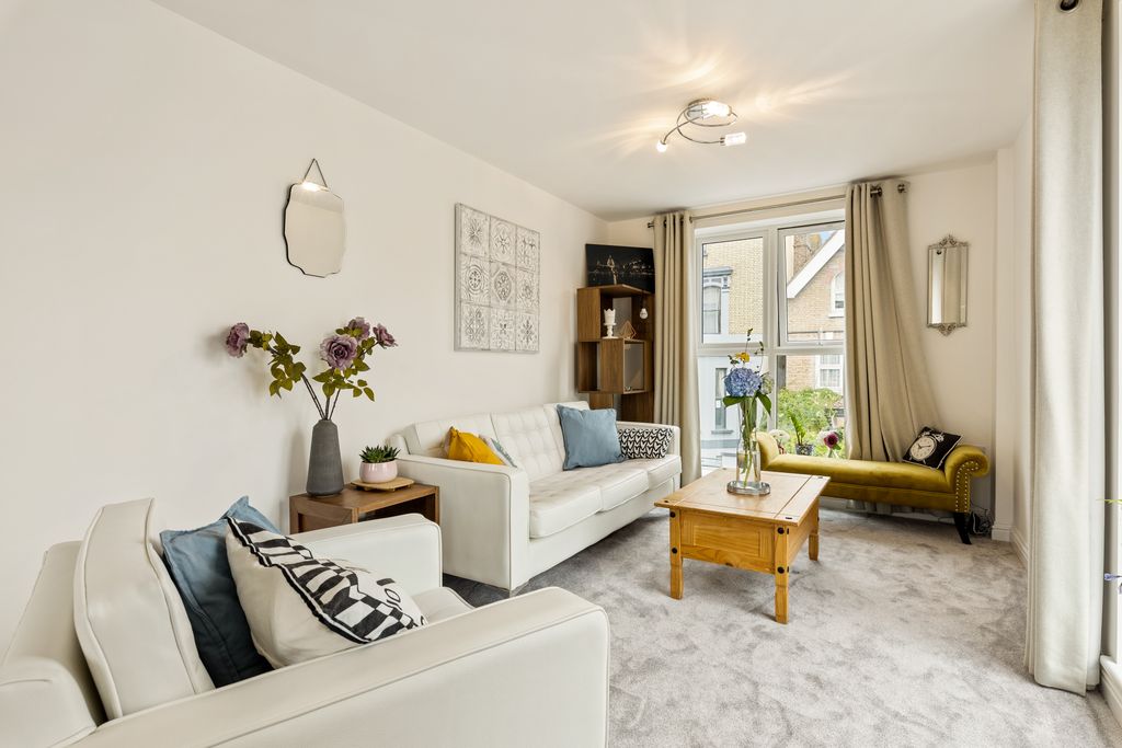 Property photo 1 of 24