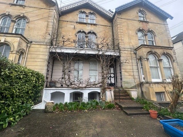 Property photo 1 of 8 Front