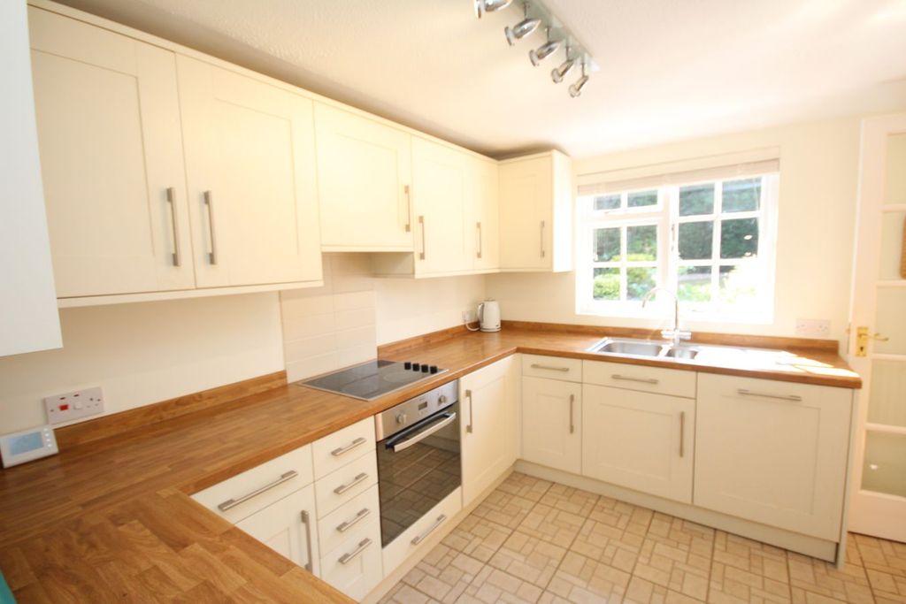 Property photo 3 of 25