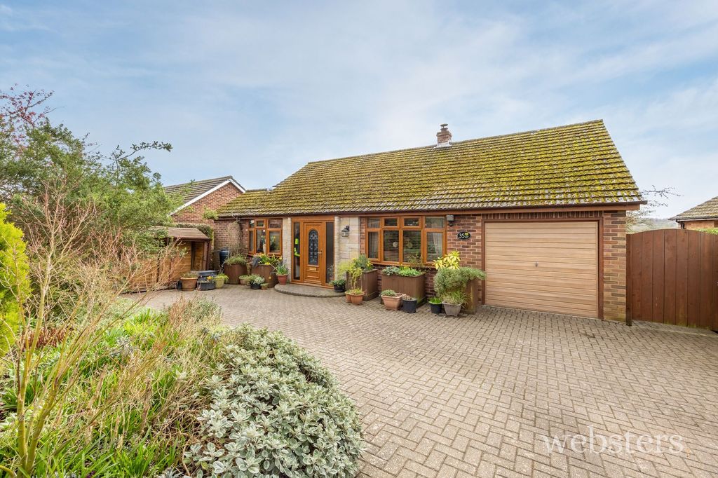 Property photo 2 of 21