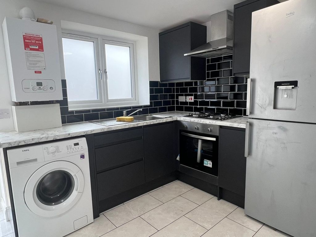 Property photo 2 of 9 5