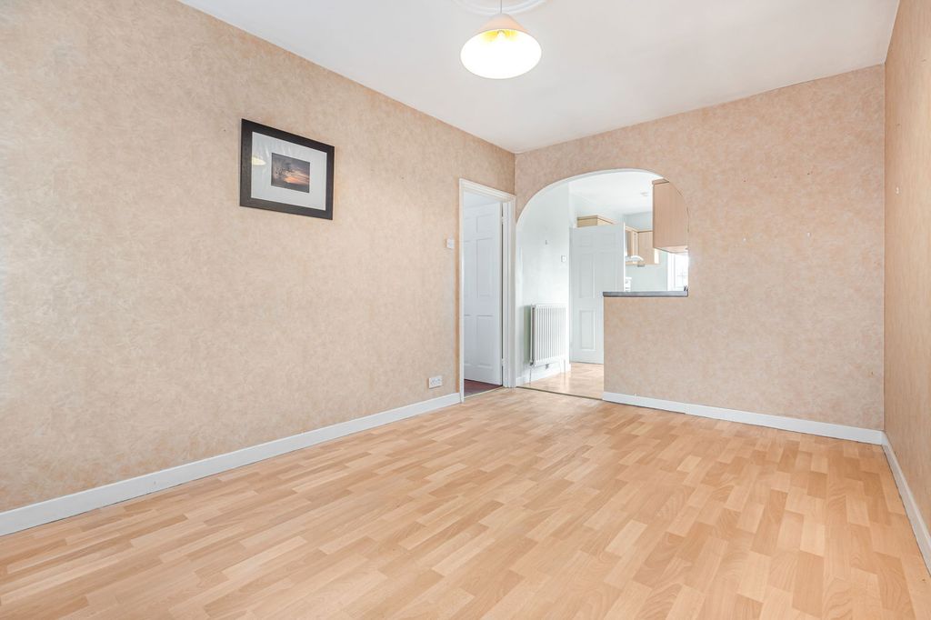 Property photo 2 of 33