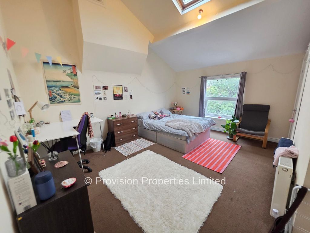 Property photo 2 of 19 Photo