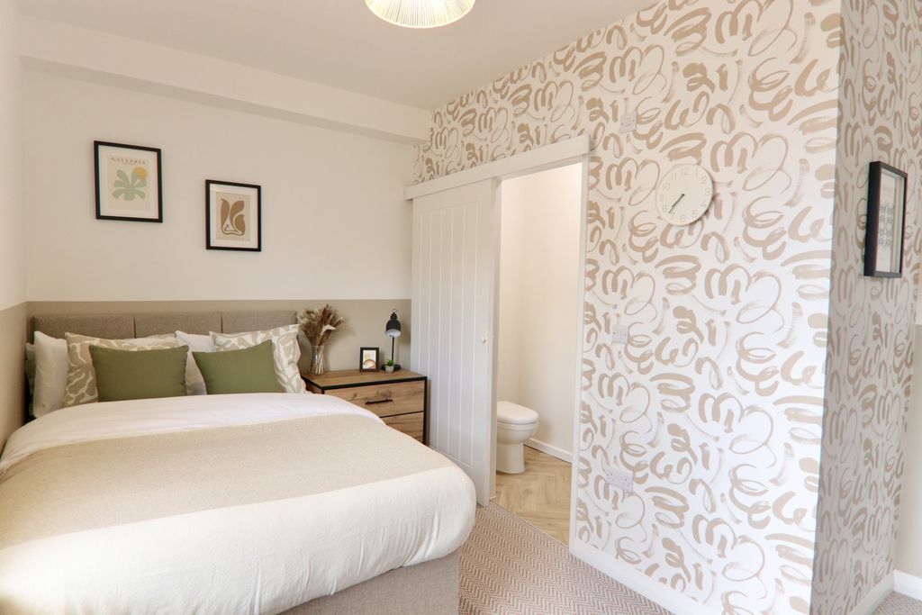 Property photo 3 of 51 Gallery