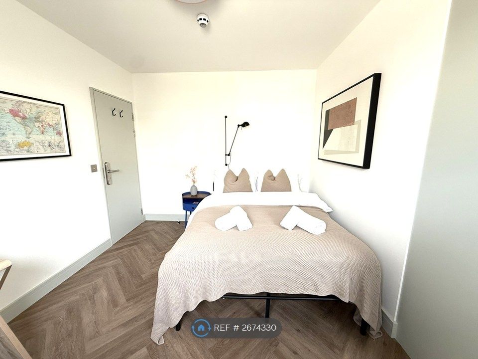 Property photo 2 of 35