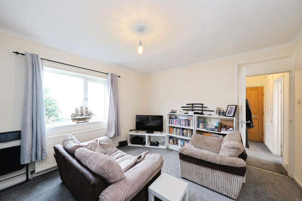 Property photo 2 of 9 Living Room