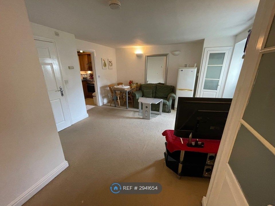 Property photo 2 of 20