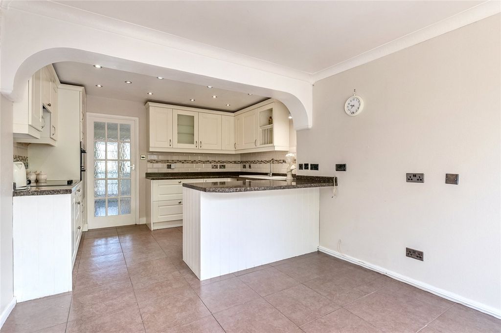 Property photo 2 of 30 Picture No. 09