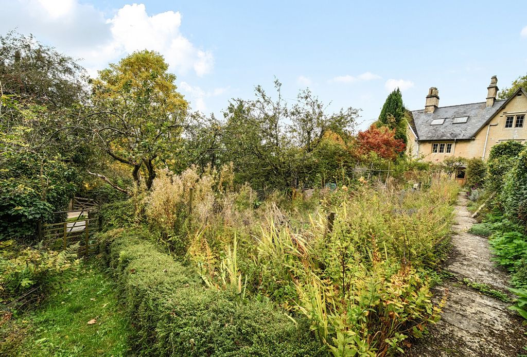 Property photo 3 of 20 1360958-18-68E904...