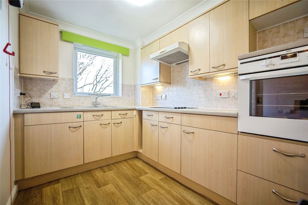 Property photo 3 of 12 Kitchen