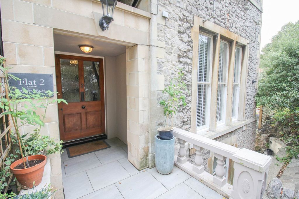 Property photo 2 of 24