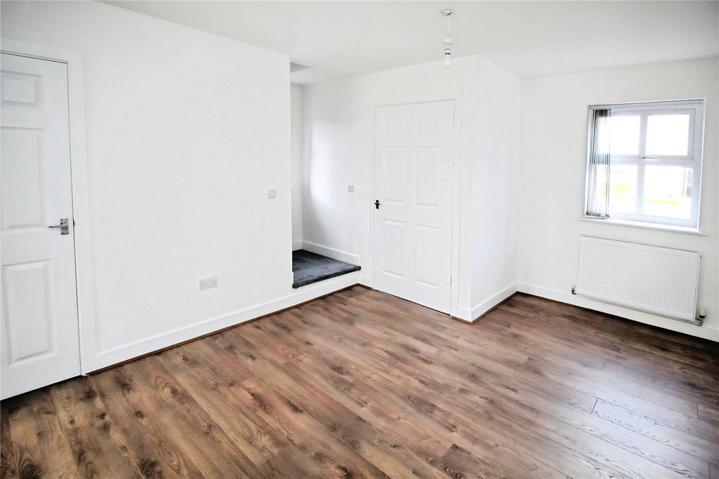 Property photo 3 of 11 Picture No. 10