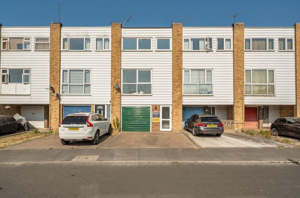 Property photo 1 of 11 148704416A5898496635A