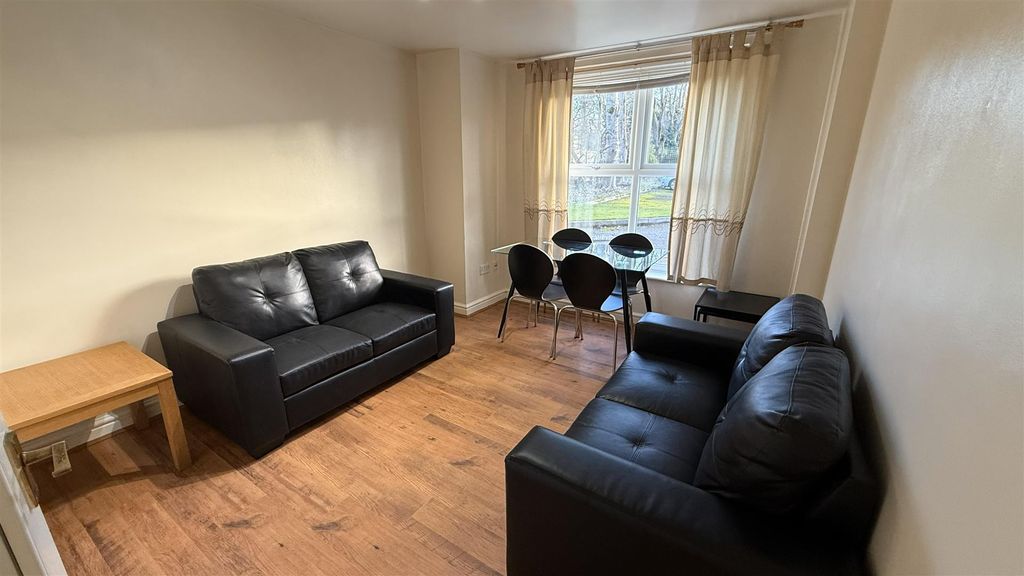 Property photo 2 of 9 2.Jpeg